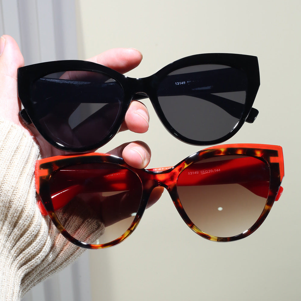 Women's Cat-Eye Sunglasses with Extravagant Frame and UV Protection Skanto
