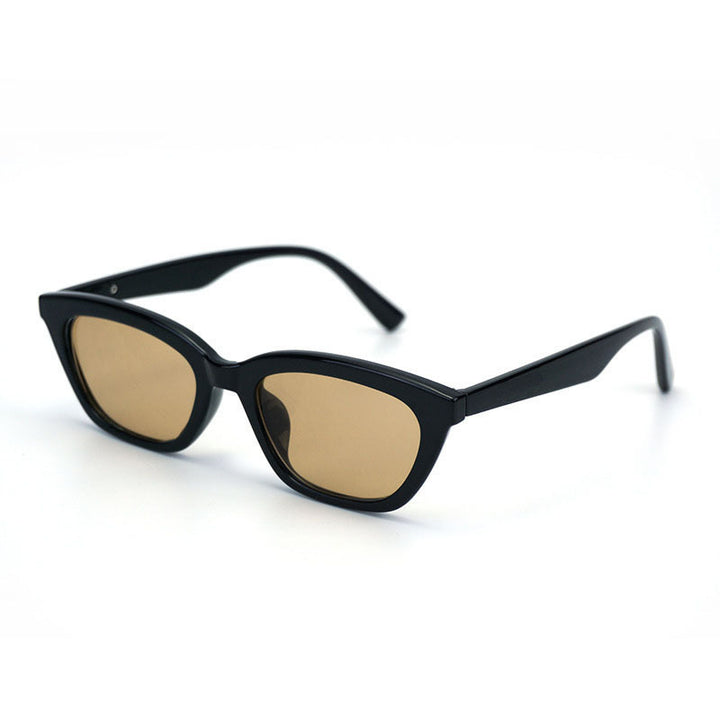 Damer Modische Cat-Eye Solbrille med elegant transparent ramme Skanto