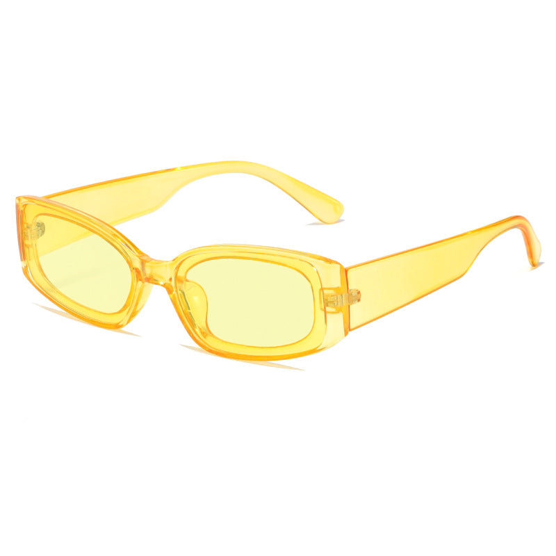 Dame moteriktig solbrille i futuristisk design Skanto