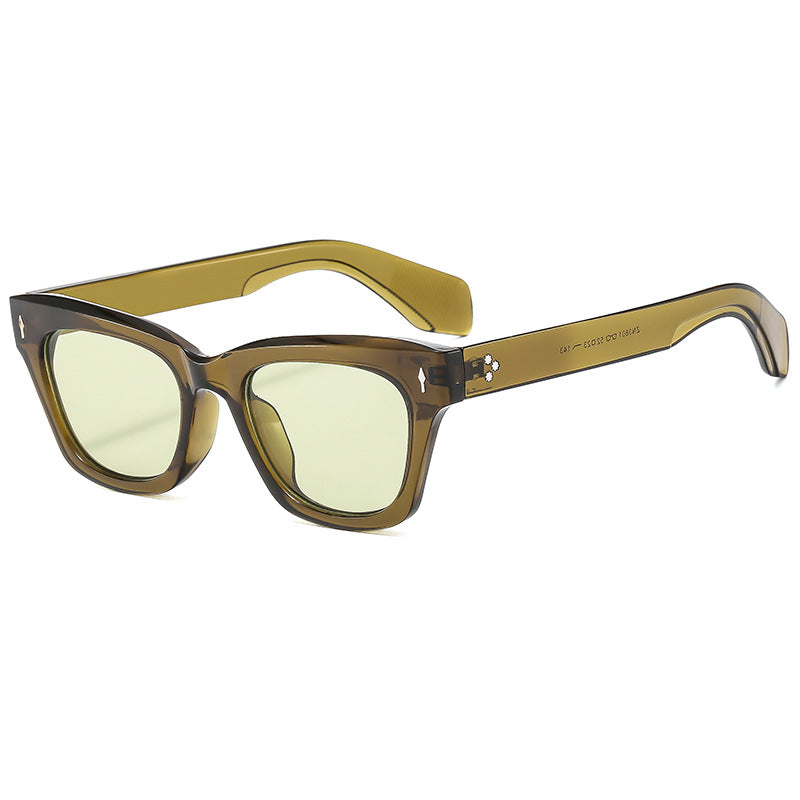 Damer Cat-Eye solbrille med moderne, transparent ramme og UV-beskyttelse Skanto