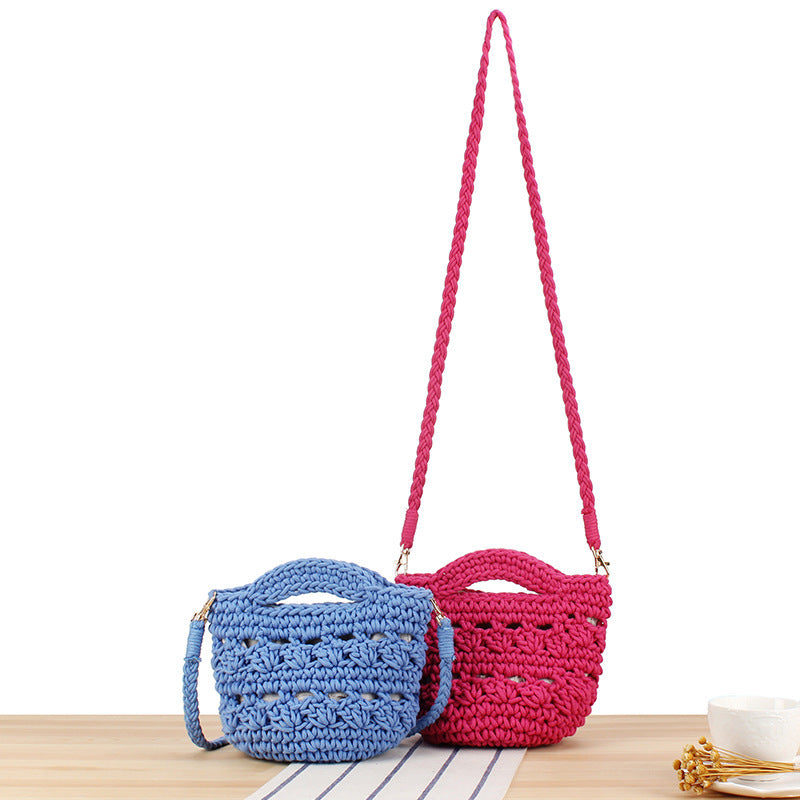 Hand-knotted shoulder bag Skanto