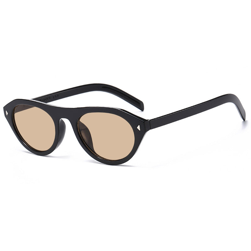 Women's fashionable sunglasses with curved frame and protective UV filter Skanto