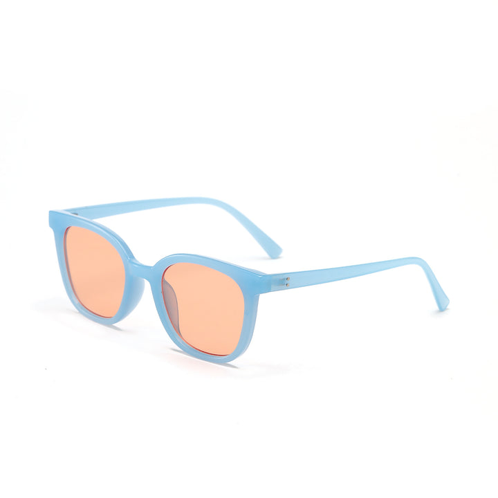Dame moteriktig solbrille med moderne plastinnfatning Skanto