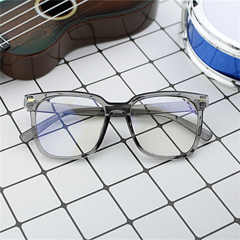 Dame moteriktig oversized solbrille med firkantet ramme og UV-beskyttelse Skanto