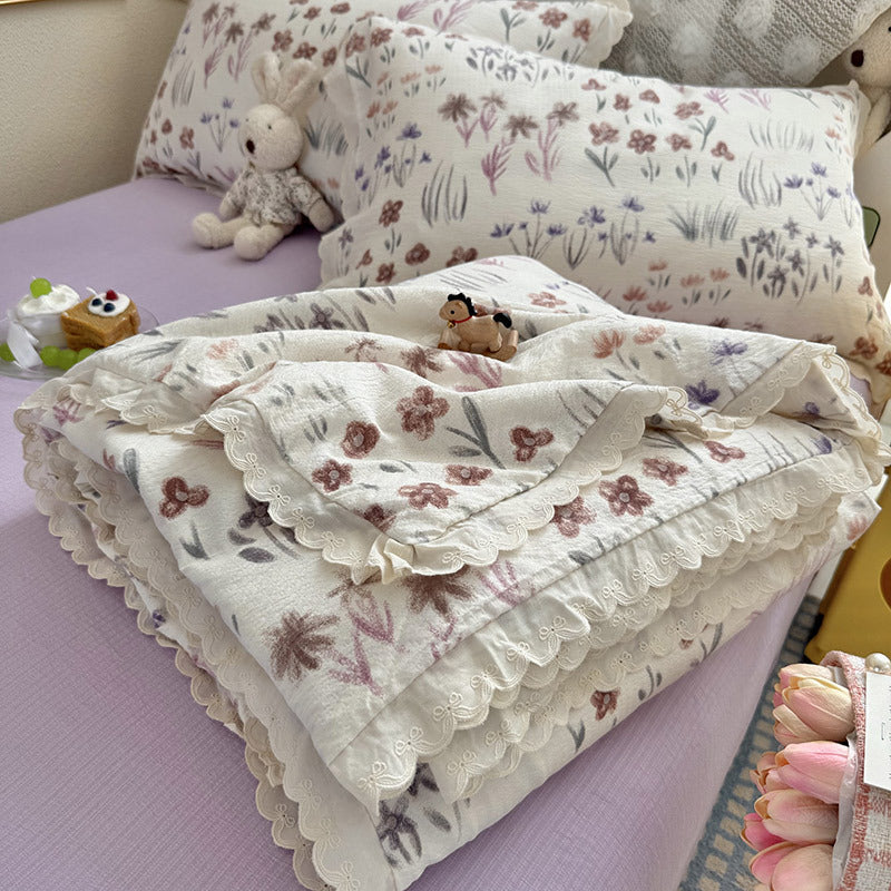 Dame Koselig Dagsdeke med lekent blomsterdesign Skanto