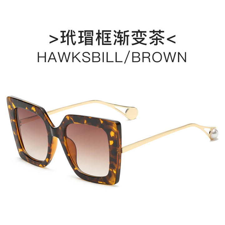 Dame elegant solbrille med geometrisk ramme Skanto