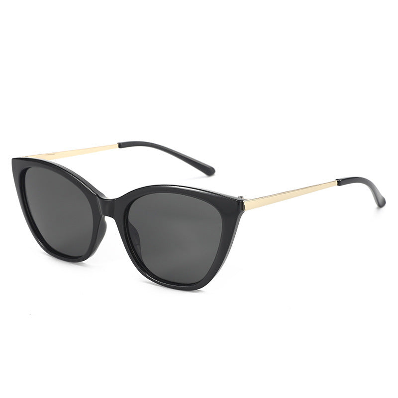 Women's Elegant Cat-Eye Sunglasses with High-Quality Frame and UV Protection Skanto