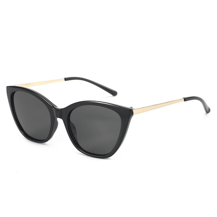Women's Elegant Cat-Eye Sunglasses with High-Quality Frame and UV Protection Skanto