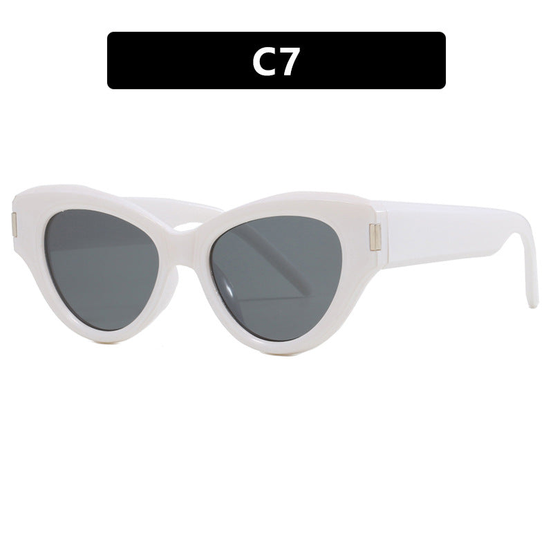 Damer stilige Cat-Eye solbriller med transparent ramme Skanto
