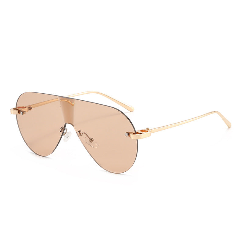 Women's Oversized Sunglasses in Modern Aviator Style Skanto