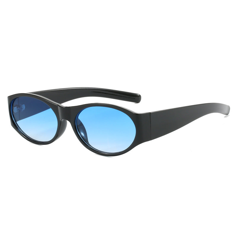 Women's fashion sunglasses with elegant, oval design and UV protection Skanto