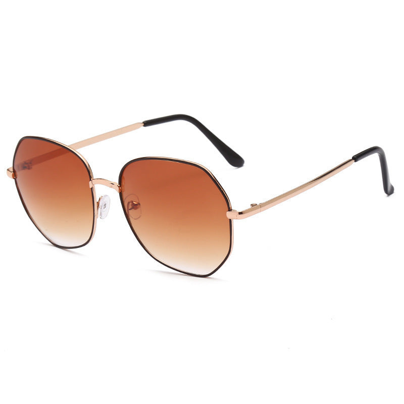 Damer moteriktig solbrille med åttekantet form og polarisert glass Skanto