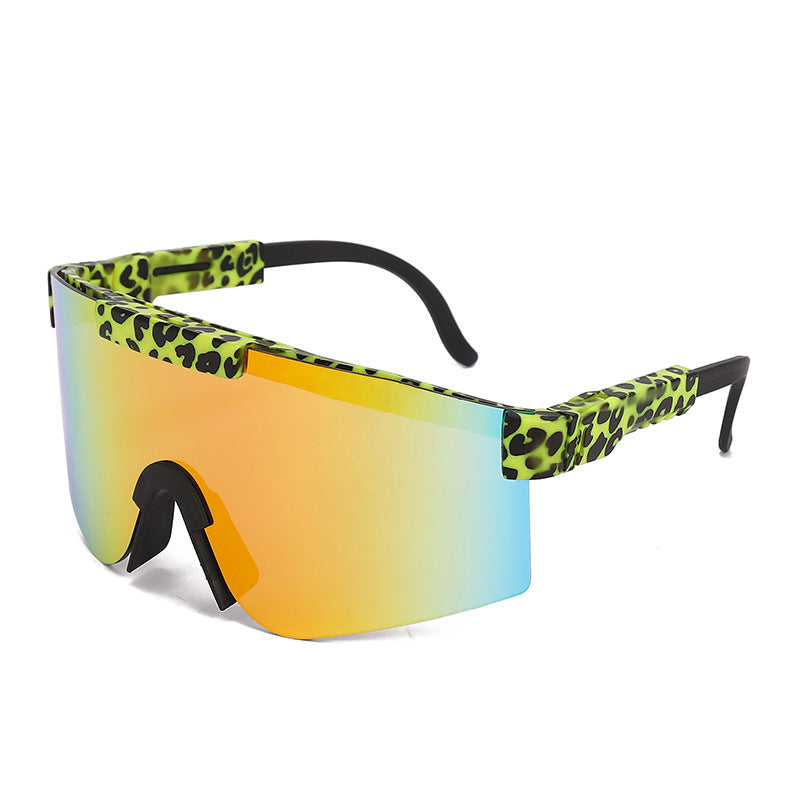 Dame Sporty Statement Solbrille i moderne design Skanto