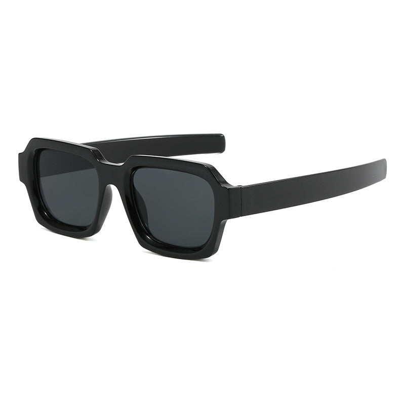 Dame moteriktig stilfull kvadratisk solbrille med kontrasterende ramme Skanto