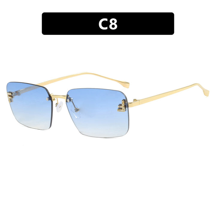 Women's square sunglasses with elegant gold frame and stylish lenses Skanto