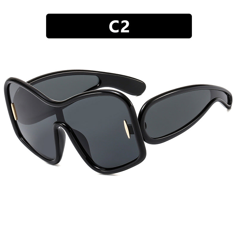 Women's futuristic sunglasses with extra-wide design and protective UV filter Skanto