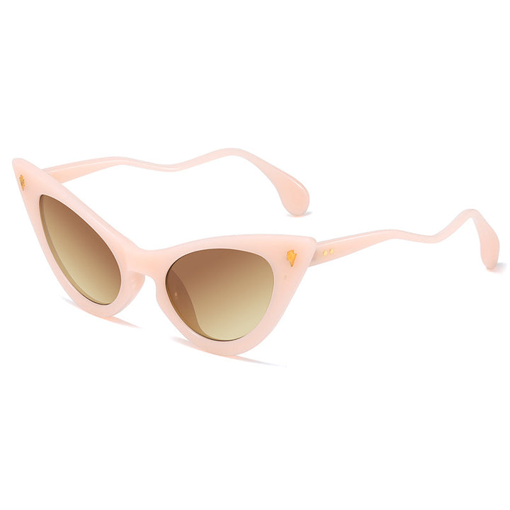 Dame Cat-Eye solbriller med speilte linser og elegant detalj Skanto