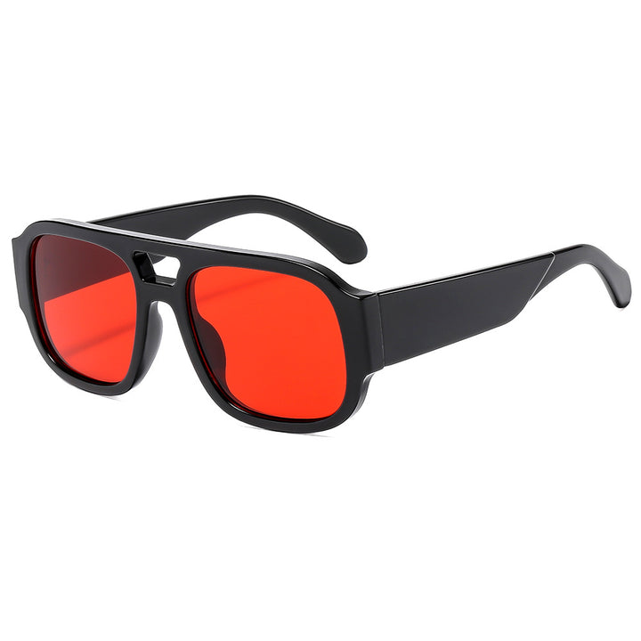 Dame Sporty solbriller i moderne design med praktisk UV-beskyttelse Skanto
