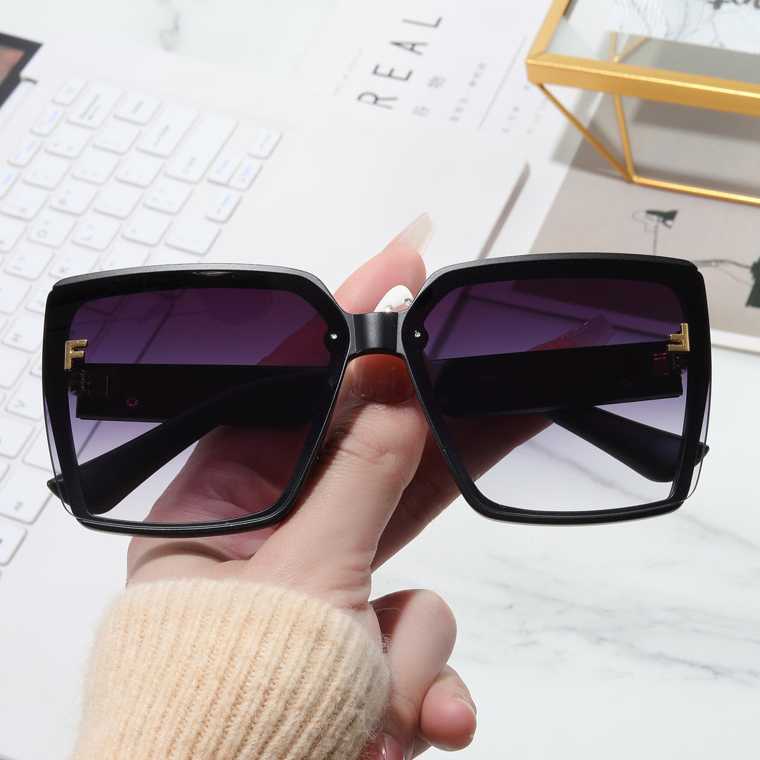 Dame oversized solbriller med markant ramme Skanto