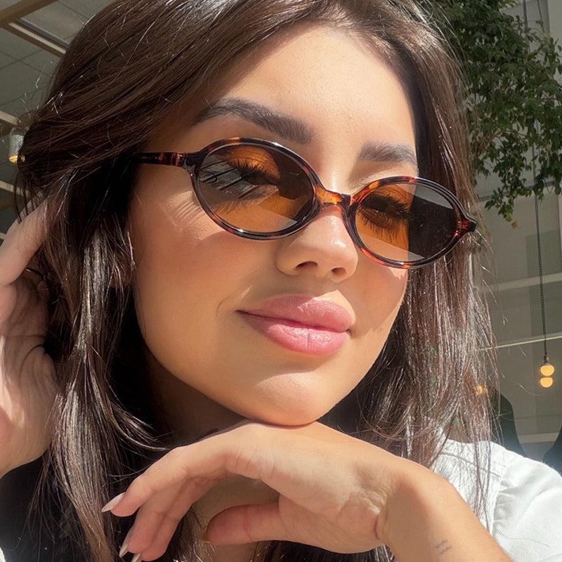 Women's Fashionable Retro-Inspired Sunglasses Skanto