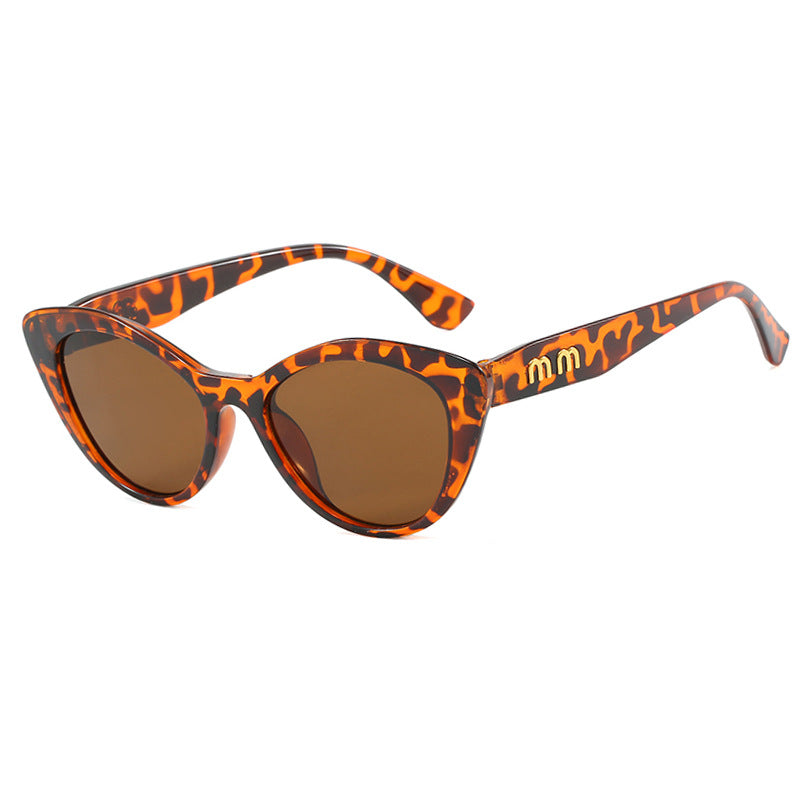 Women's eccentric Cat-Eye sunglasses with protective UV filter Skanto