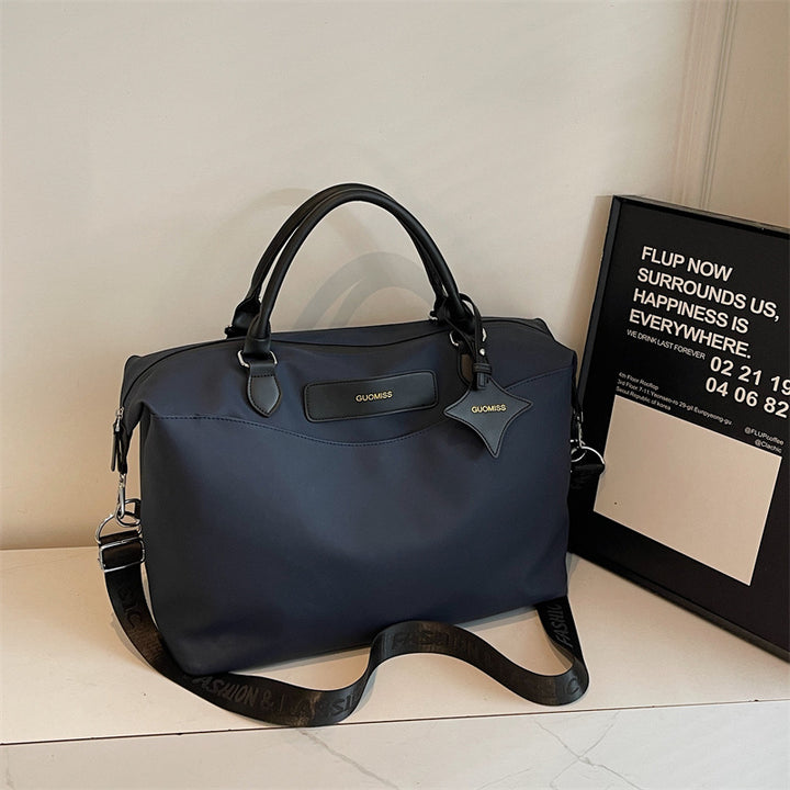Elegant Reiset bag med praktiske lommer Skanto