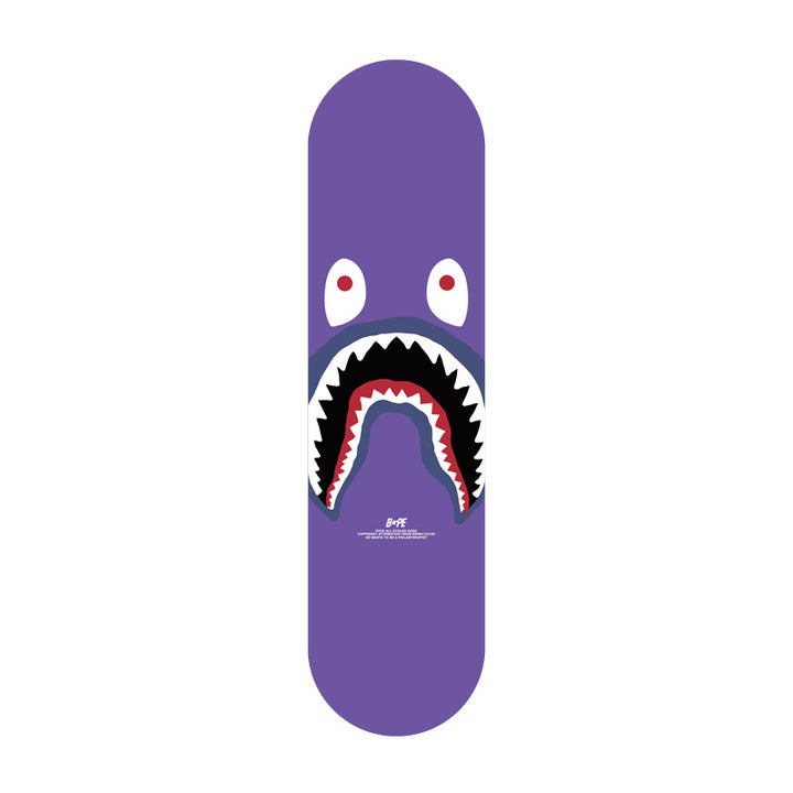 Grafisk skateboarddekk med tilpasset design Skanto