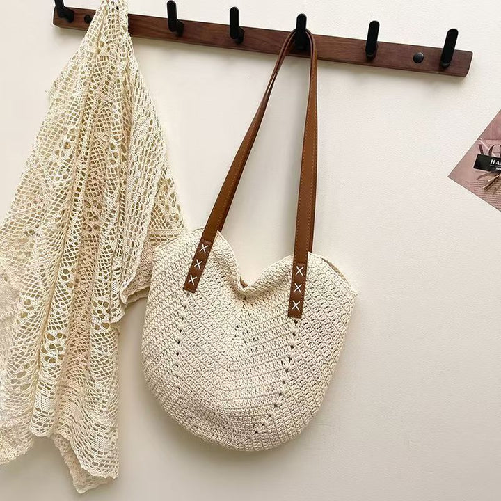 Håndlaget strandveske med elegante lærhåndtak Skanto