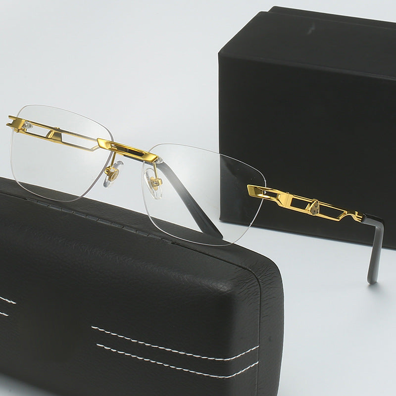 Dame Designer solbrille med elegant metallramme Skanto