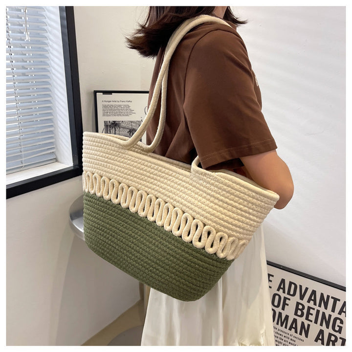 Elegant Handmade Beach Bag with Fine Weave Pattern Skanto