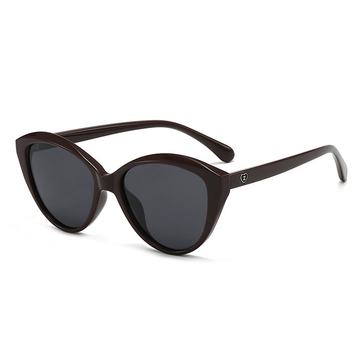 Dame Cat-Eye Solbriller med moteriktig og solid ramme Skanto