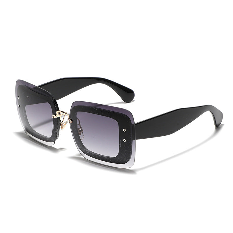 Dame kvadratisk solbrille med innovativ ramme Skanto