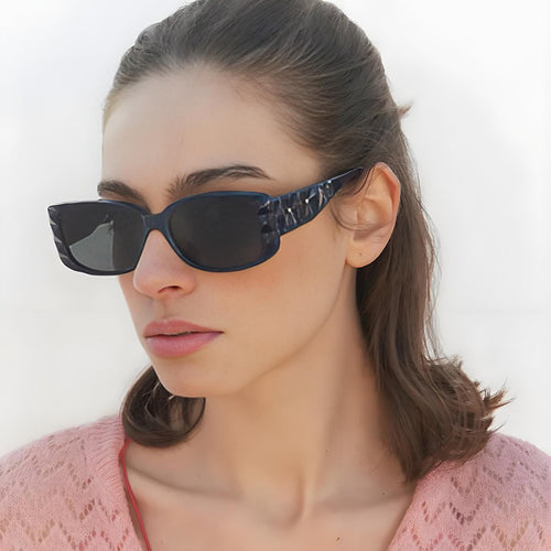 Dame Designer solbrille med unikt ramme og UV-beskyttelse Skanto