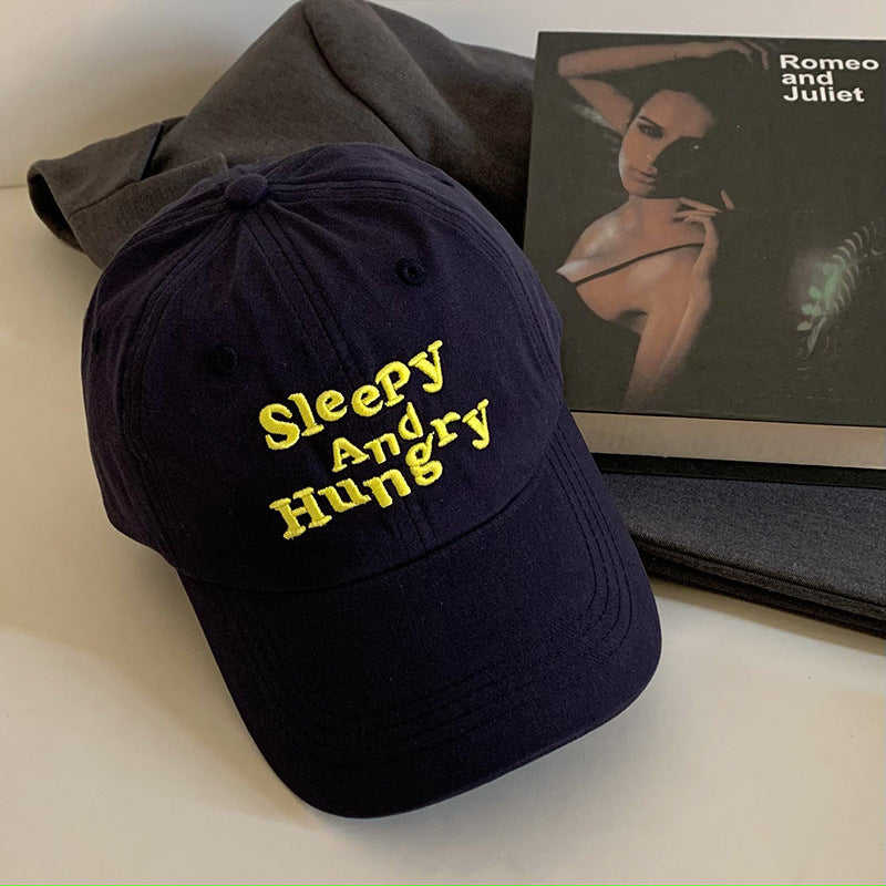 Dame's Avslappet Kato Baseball Cap med Lekende Broderi Skanto