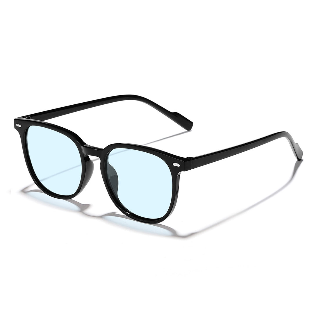 Dame fashionable solbriller med transparent ramme og høy kvalitet linser Skanto