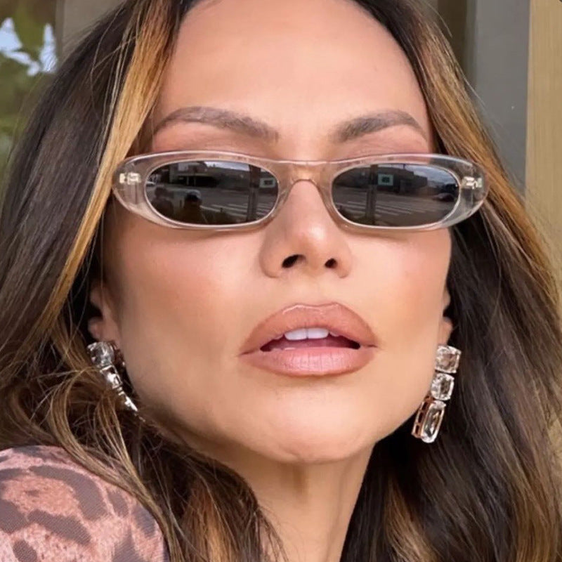 Dame moteriktig solbrille i elegant cat-eye stil Skanto