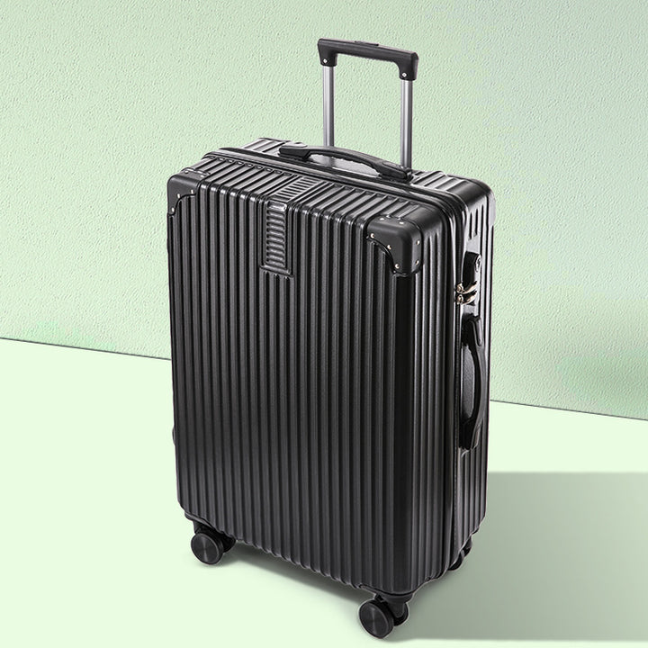 Premium Multi-Directional Wheeled Suitcase Skanto
