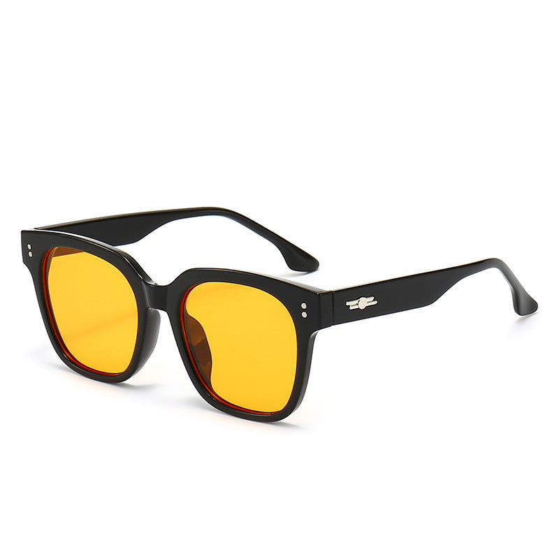 Dame firkantet solbrille med stilig ramme Skanto