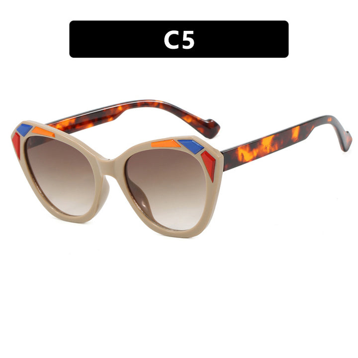 Women's cat-eye sunglasses with fashionable details Skanto