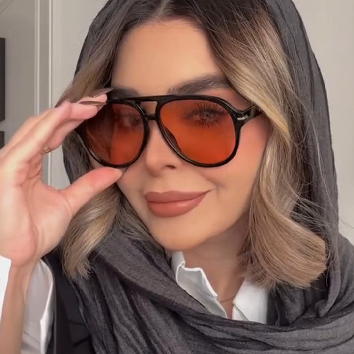 Women's stylish sunglasses with a striking design Skanto
