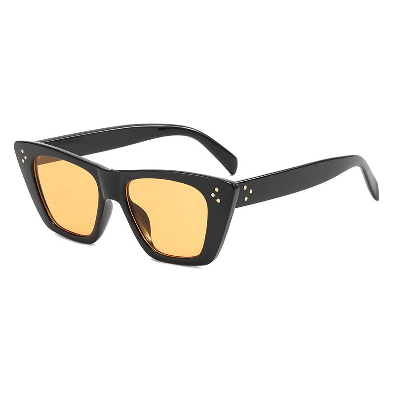 Dame motetrend Cat-Eye solbriller med UV-beskyttelse og stilfullt design Skanto