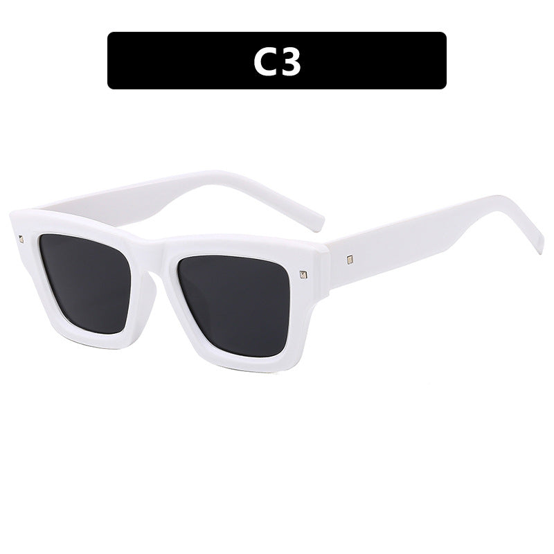 Women's trendy square frame sunglasses with UV protection Skanto