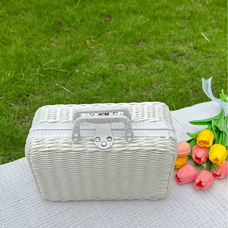 Dame stilige og praktiske rattankosmetikkboks Skanto
