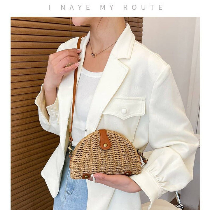 Handmade crescent-design rattan bags Skanto