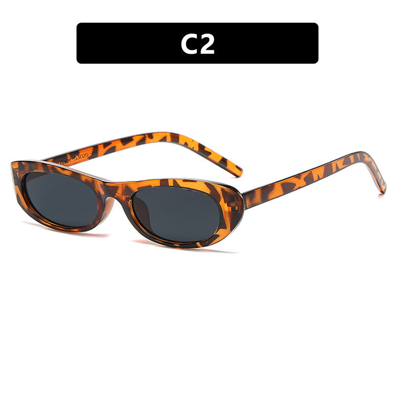 Dame moteriktig solbrille i elegant cat-eye stil Skanto