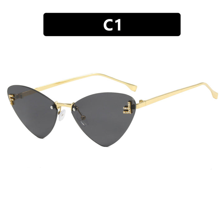 Damer ekstravagante Cat-Eye solbriller med glitrende detaljer Skanto