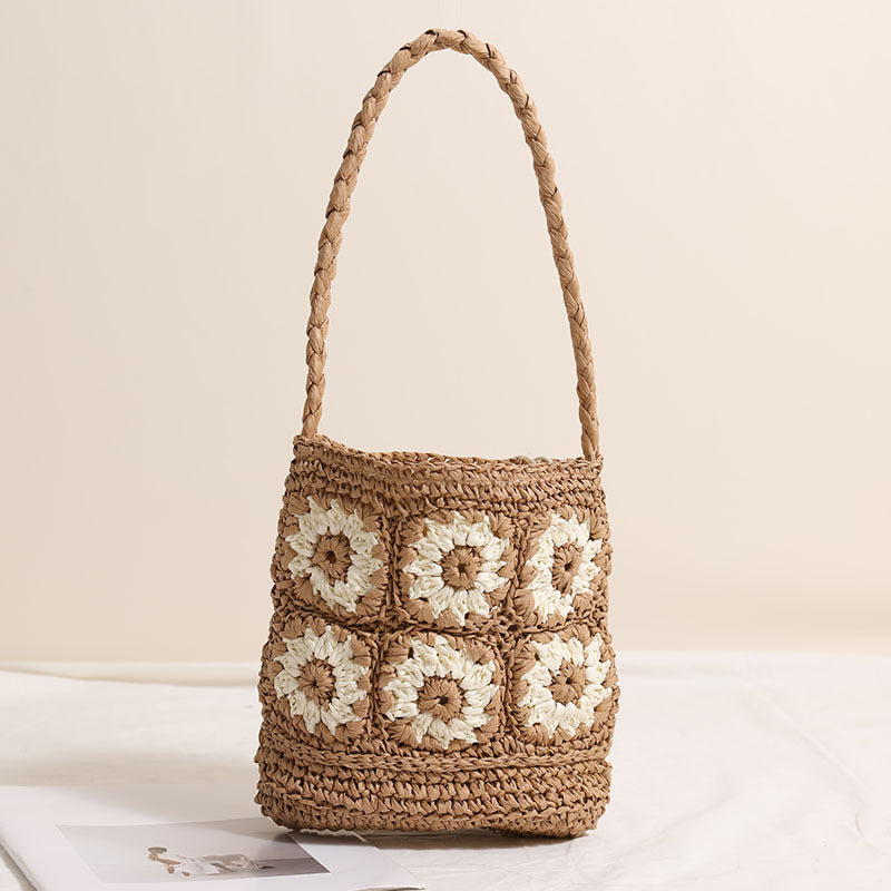 Handmade picnic basket with floral design Skanto