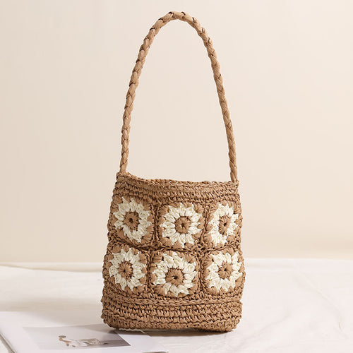 Handmade picnic basket with floral design Skanto
