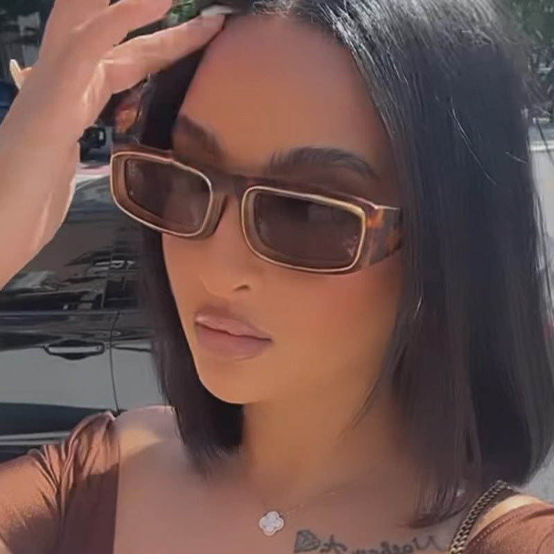 Women's trendy rectangular sunglasses with elegant color play Skanto