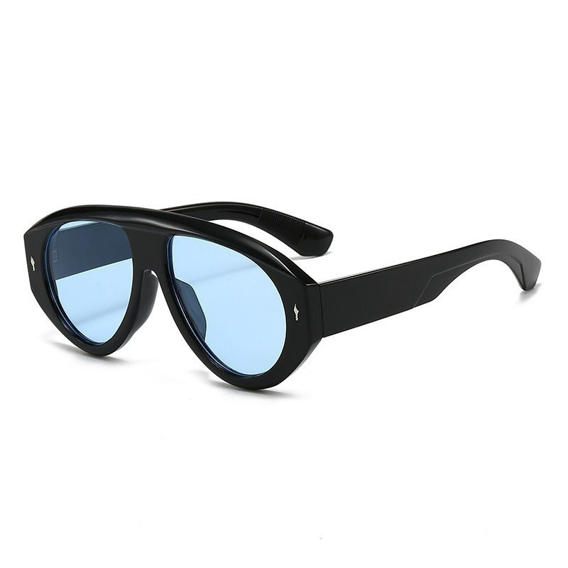 Women's modern fashion sunglasses in futuristic design Skanto